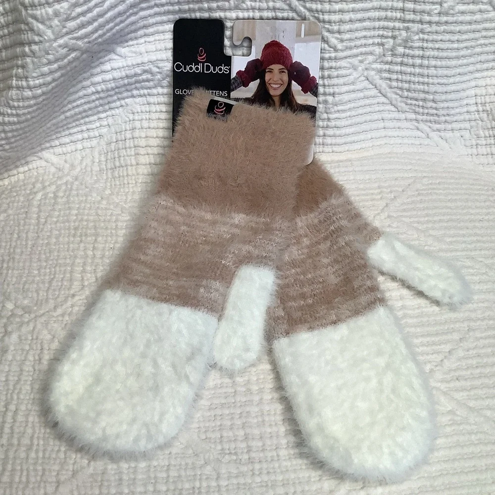 Cuddl Duds NWT Tan and White Ombré Fuzzy Warm mittens